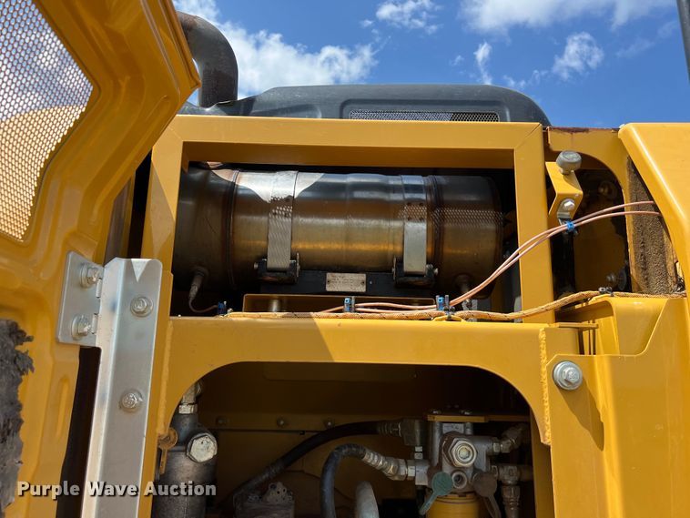 image for item DO2482 2014 Caterpillar 320E LRR excavator