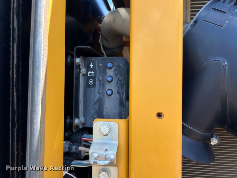 image for item DO2482 2014 Caterpillar 320E LRR excavator