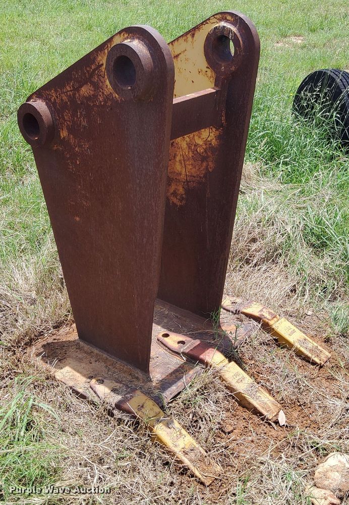 image for item DO2482 2014 Caterpillar 320E LRR excavator