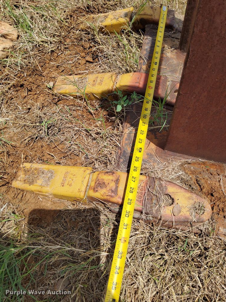 image for item DO2482 2014 Caterpillar 320E LRR excavator