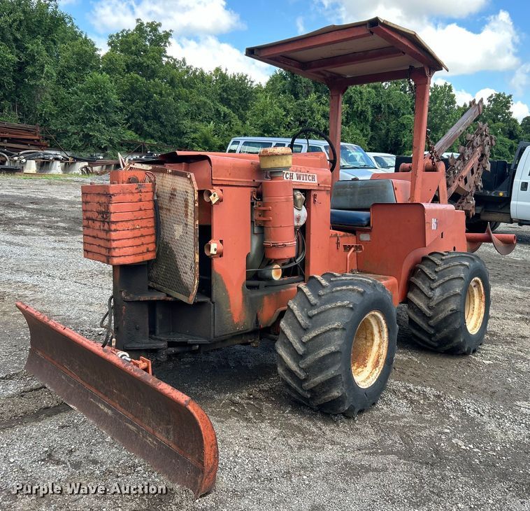 image for item DO6571 Ditch Witch R65 trencher