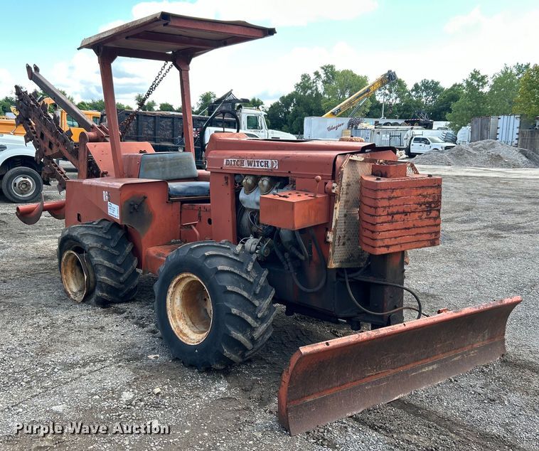 image for item DO6571 Ditch Witch R65 trencher