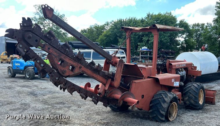 image for item DO6571 Ditch Witch R65 trencher