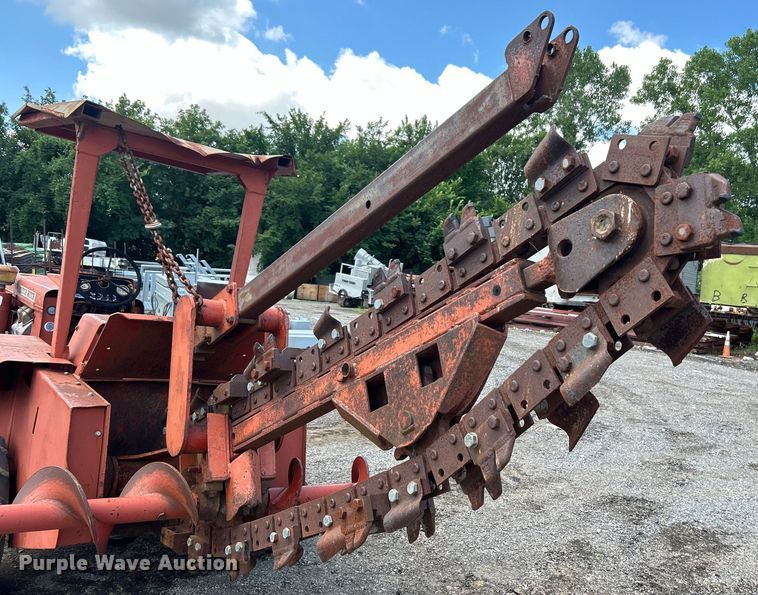 image for item DO6571 Ditch Witch R65 trencher