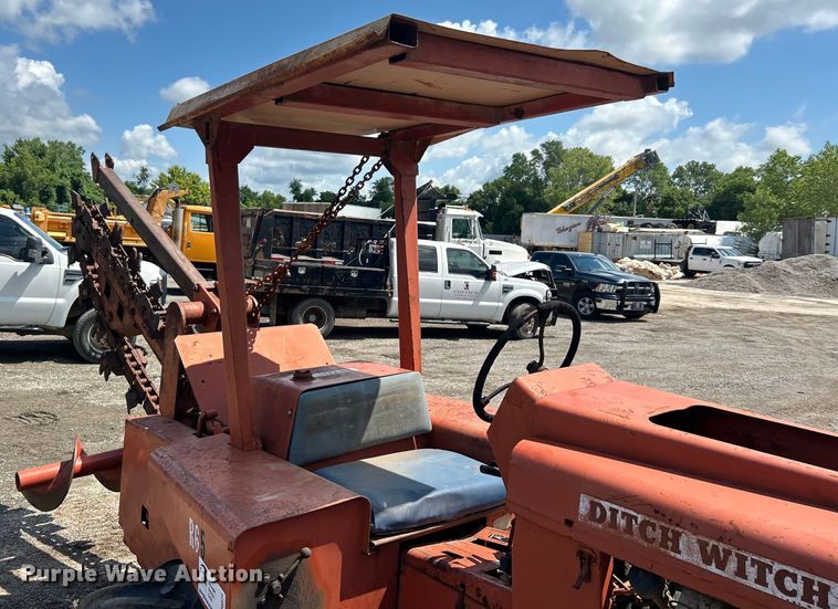 image for item DO6571 Ditch Witch R65 trencher