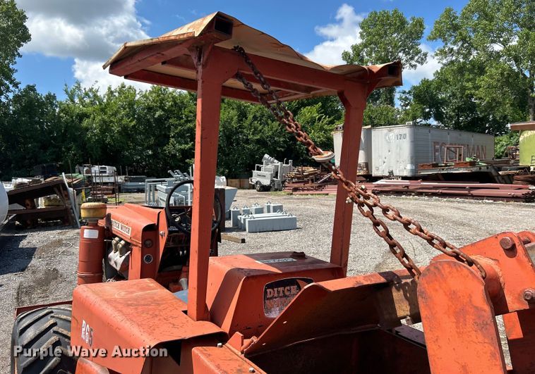 image for item DO6571 Ditch Witch R65 trencher