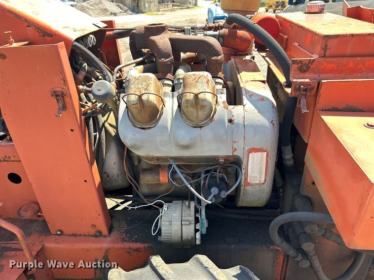 image for item DO6571 Ditch Witch R65 trencher