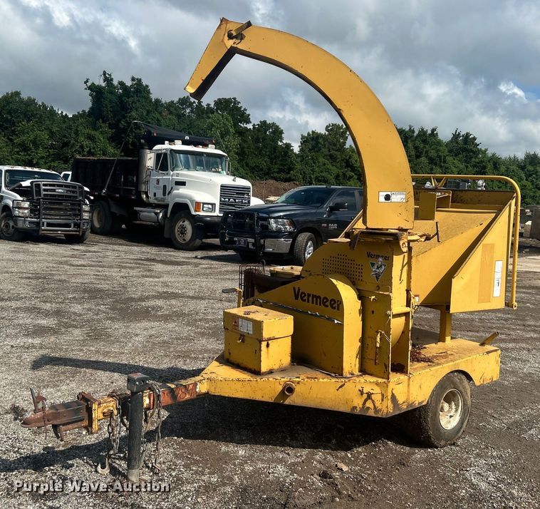 image for item DO6578 1994 Vermeer  620BC wood chipper