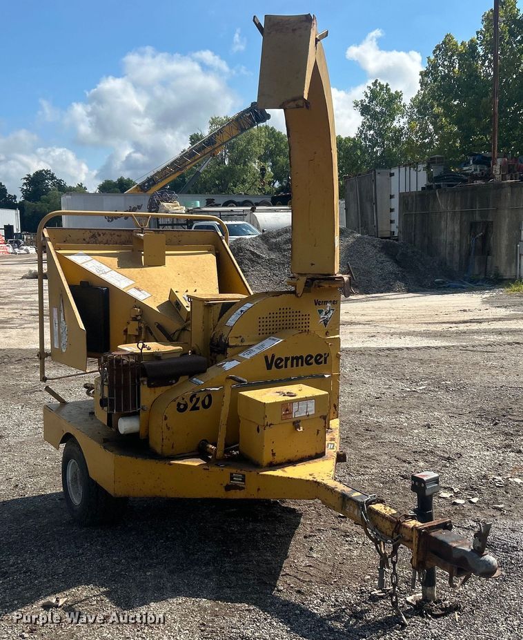 image for item DO6578 1994 Vermeer  620BC wood chipper