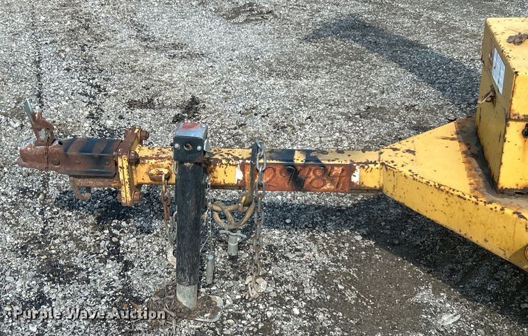 image for item DO6578 1994 Vermeer  620BC wood chipper