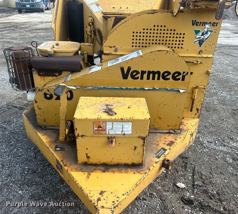 image for item DO6578 1994 Vermeer  620BC wood chipper