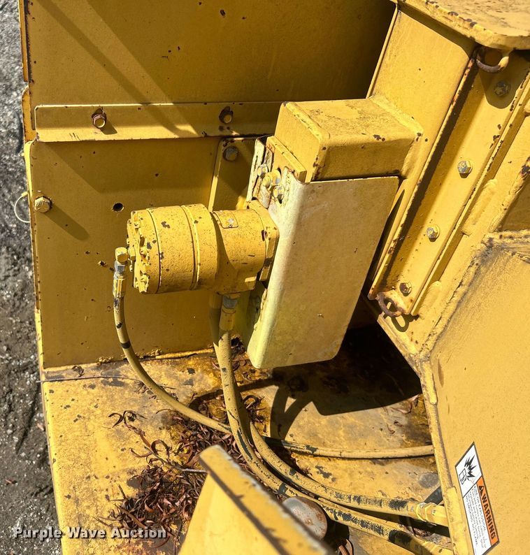 image for item DO6578 1994 Vermeer  620BC wood chipper