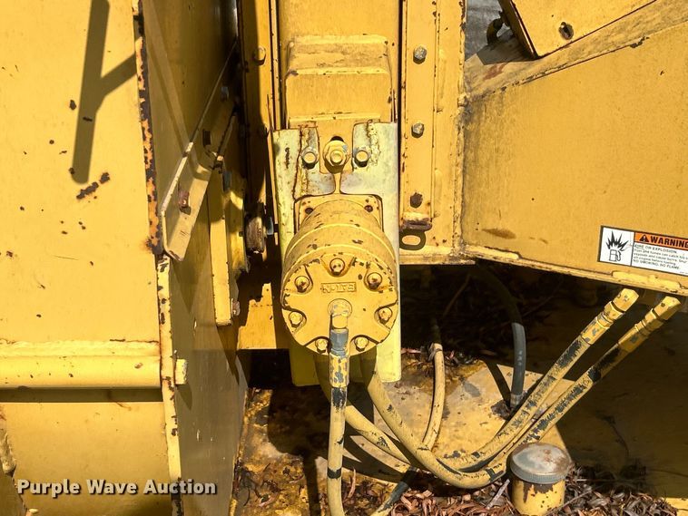 image for item DO6578 1994 Vermeer  620BC wood chipper