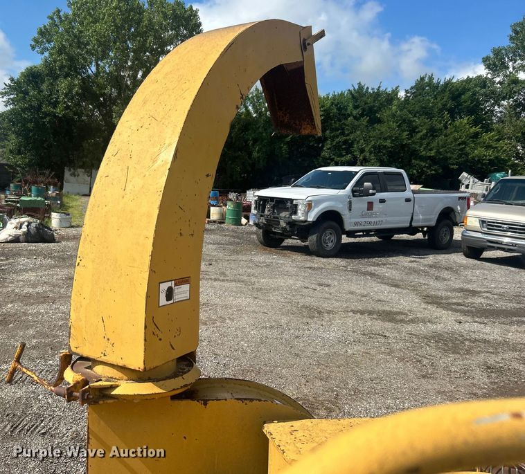 image for item DO6578 1994 Vermeer  620BC wood chipper