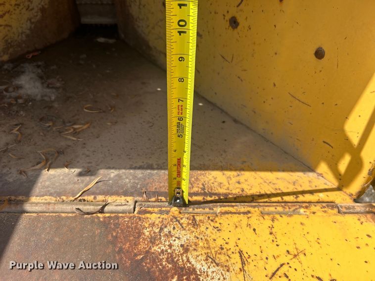 image for item DO6578 1994 Vermeer  620BC wood chipper