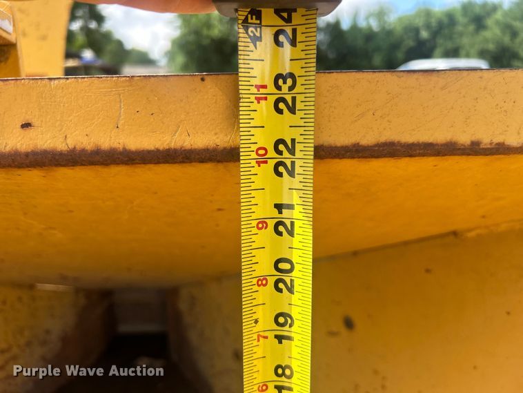 image for item DO6578 1994 Vermeer  620BC wood chipper