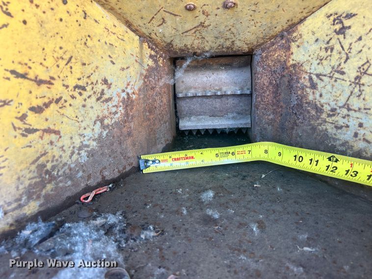 image for item DO6578 1994 Vermeer  620BC wood chipper