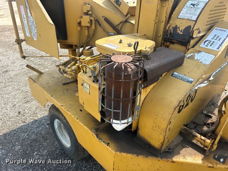 image for item DO6578 1994 Vermeer  620BC wood chipper