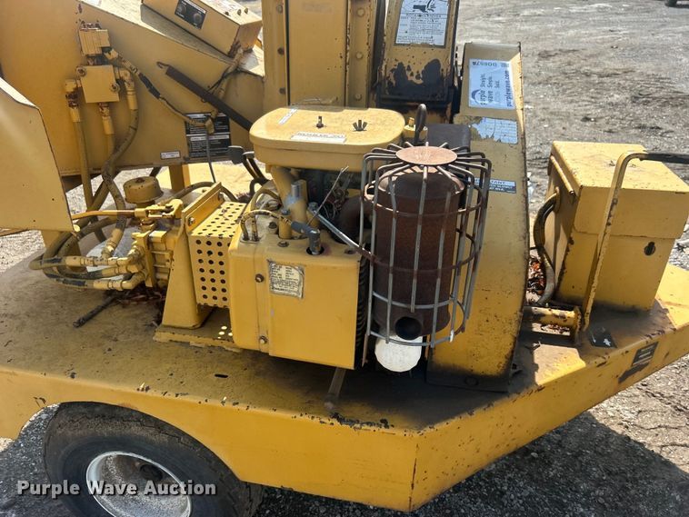 image for item DO6578 1994 Vermeer  620BC wood chipper
