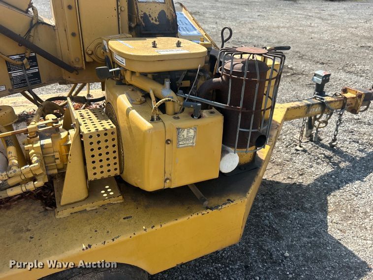 image for item DO6578 1994 Vermeer  620BC wood chipper