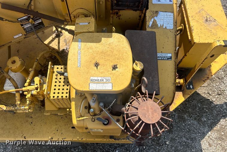 image for item DO6578 1994 Vermeer  620BC wood chipper