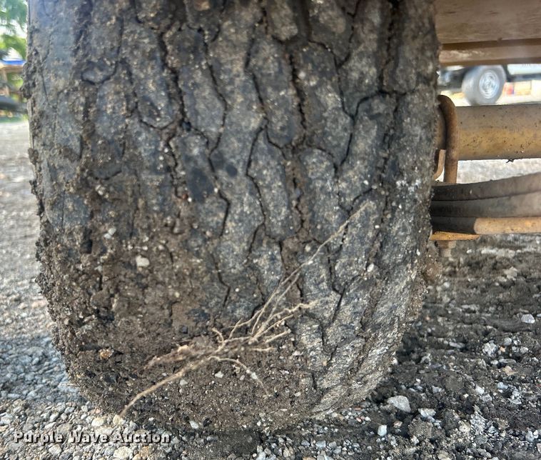 image for item DO6578 1994 Vermeer  620BC wood chipper