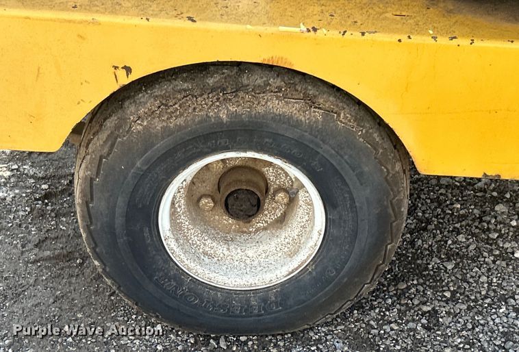 image for item DO6578 1994 Vermeer  620BC wood chipper