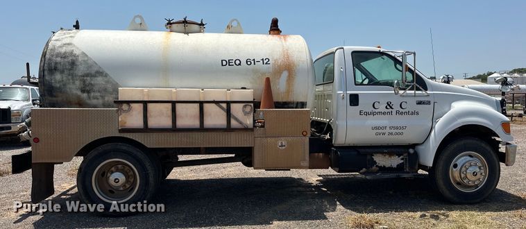 image for item DO6997 2007 Ford  F750 Super Duty vacuum truck