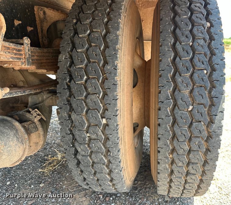 image for item DO6997 2007 Ford  F750 Super Duty vacuum truck