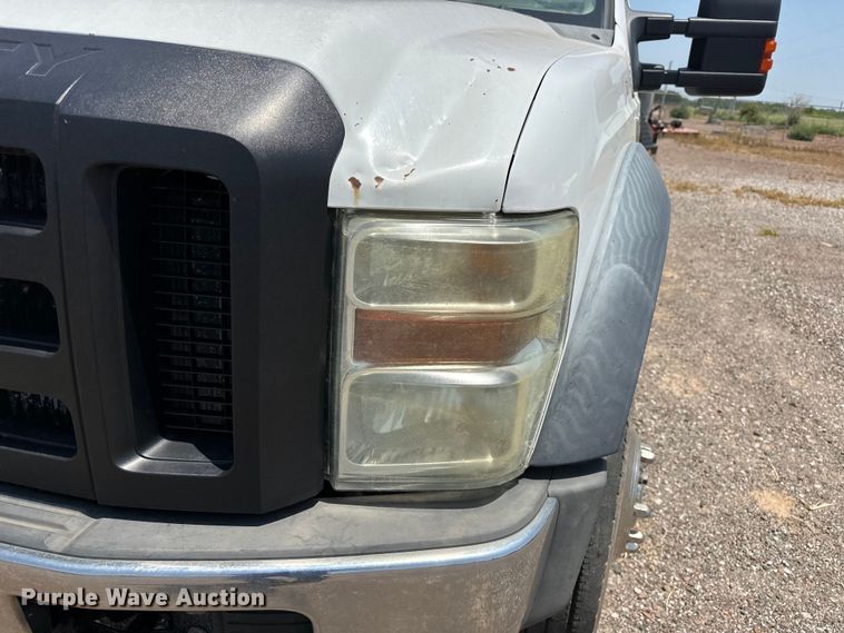 image for item DO6998 2008 Ford F550 Super Duty Crew Cab flatbed truck