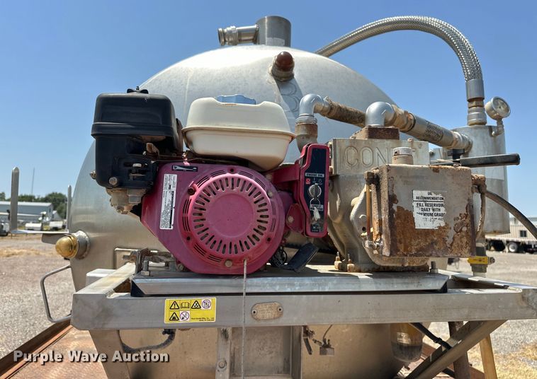 image for item DO6998 2008 Ford F550 Super Duty Crew Cab flatbed truck