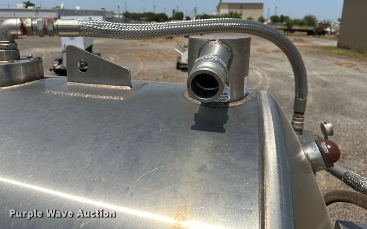 image for item DO6998 2008 Ford F550 Super Duty Crew Cab flatbed truck