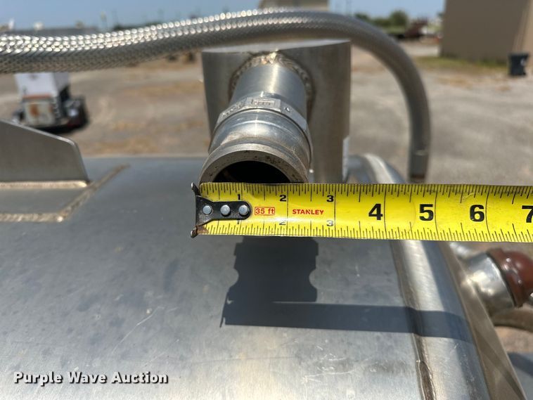 image for item DO6998 2008 Ford F550 Super Duty Crew Cab flatbed truck