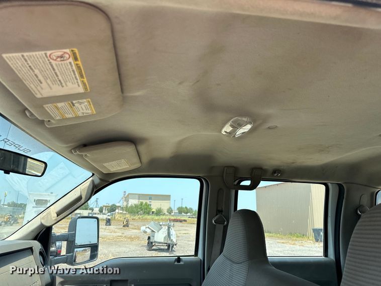 image for item DO6998 2008 Ford F550 Super Duty Crew Cab flatbed truck