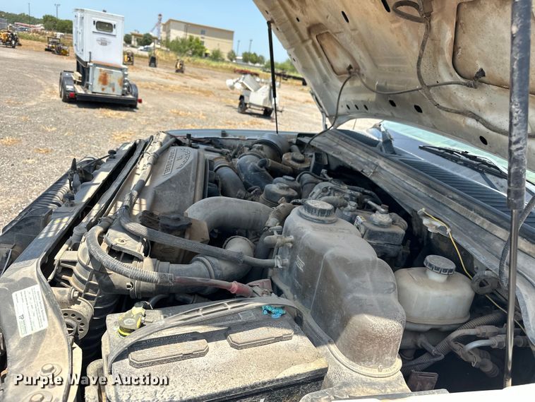 image for item DO6998 2008 Ford F550 Super Duty Crew Cab flatbed truck