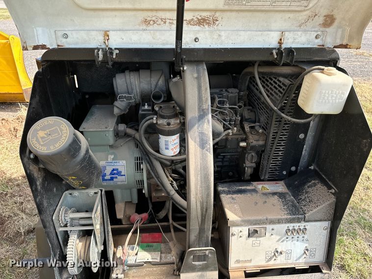 image for item DO6999 2018 Allmand  Night-Light V-Series NLV  light plant