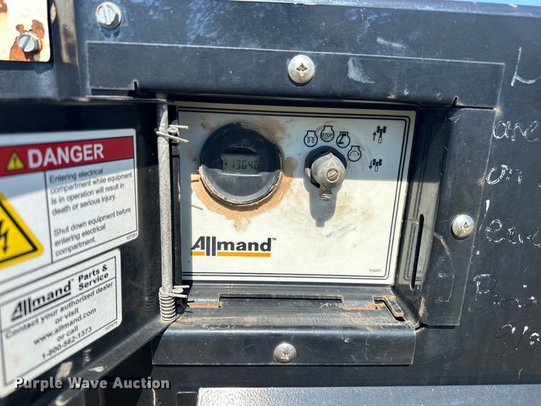 image for item DO7004 2017 Allmand  Night-Light V-Series NLV light plant