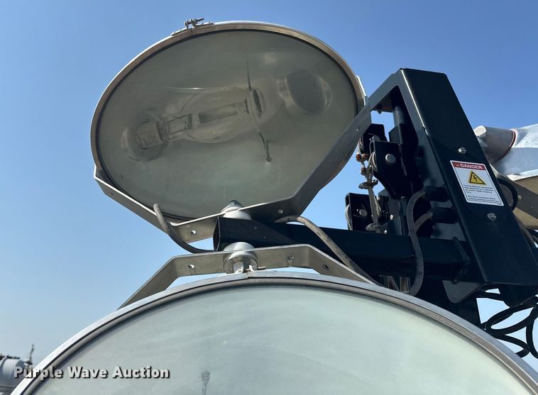 image for item DO7010 2018 Allmand  Night-Light V-Series  light plant