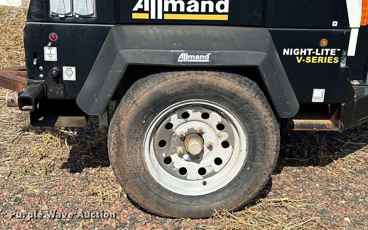 image for item DO7010 2018 Allmand  Night-Light V-Series  light plant