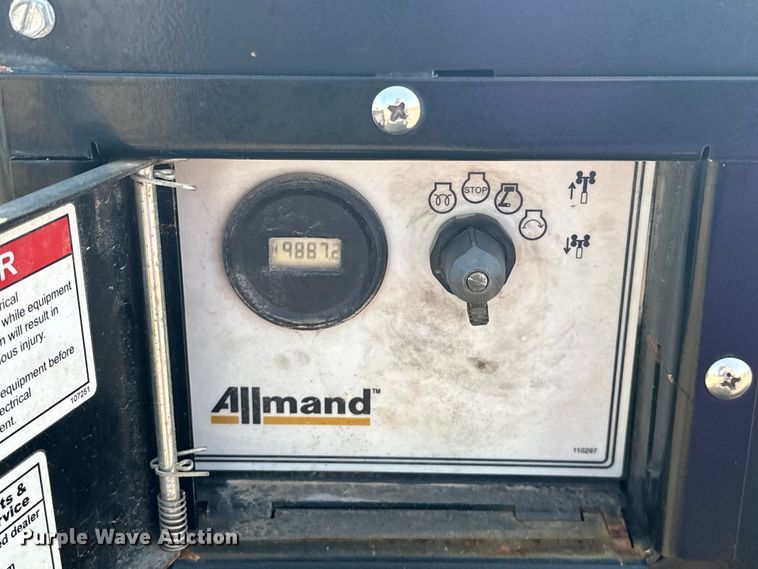 image for item DO7011 2018 Allmand  Night-Light V-Series  light plant