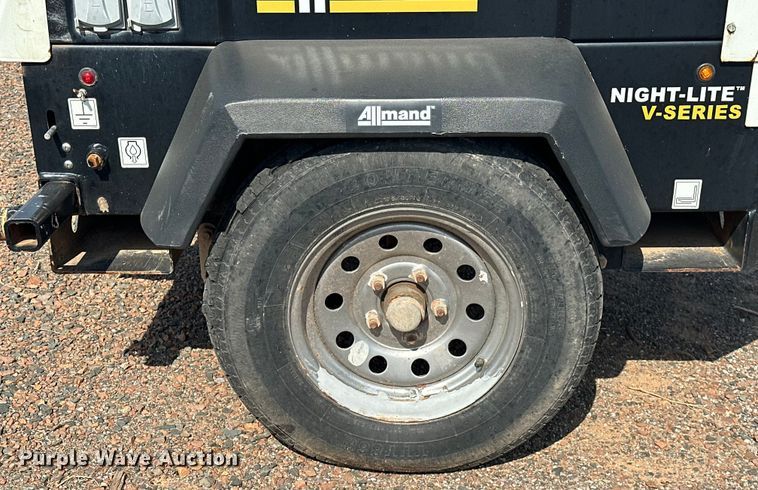 image for item DO7011 2018 Allmand  Night-Light V-Series  light plant