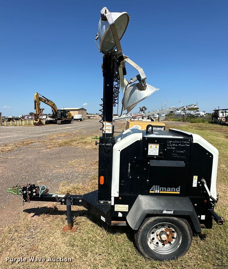 image for item DO7013 2018 Allmand  Night-Light V-Series NLV light plant