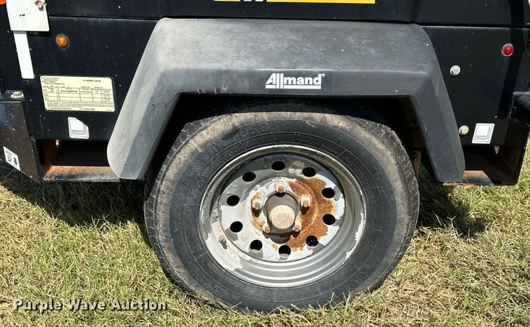 image for item DO7013 2018 Allmand  Night-Light V-Series NLV light plant