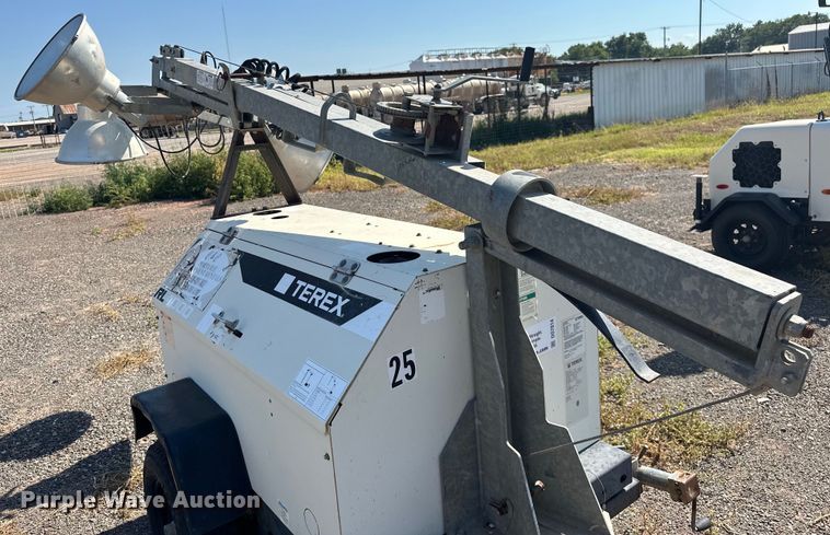 image for item DO7014 2011 Terex RL4000  light plant