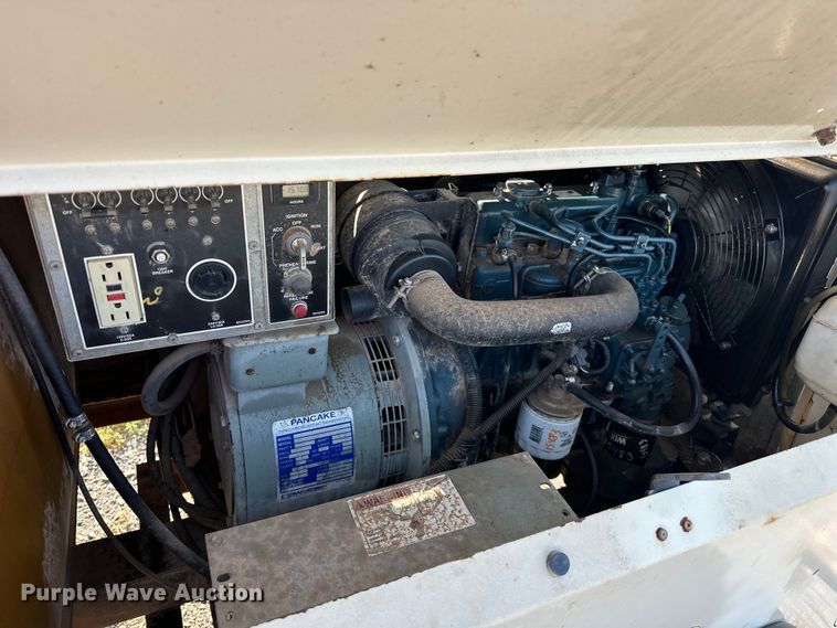 image for item DO7014 2011 Terex RL4000  light plant