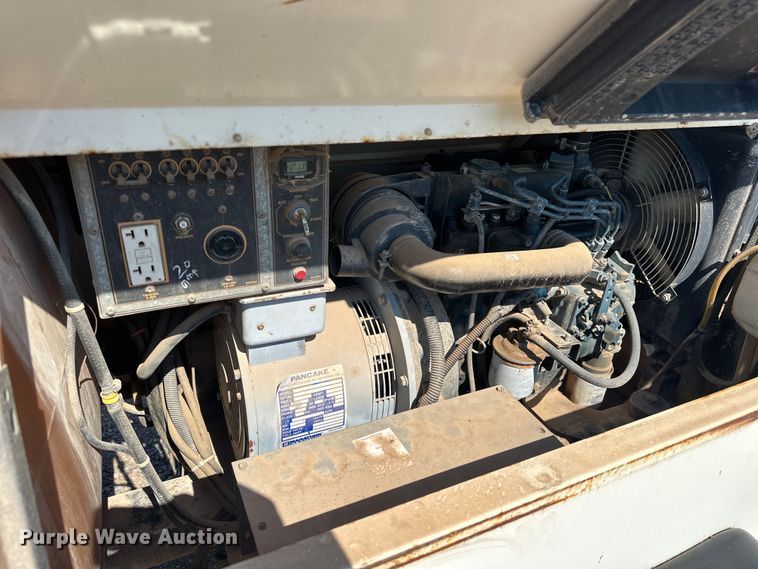 image for item DO7015 2008 Terex RL4000 light plant