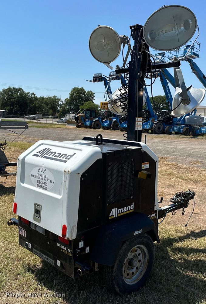 image for item DO7016 2017 Allmand  Night-Light V-Series NLV light plant