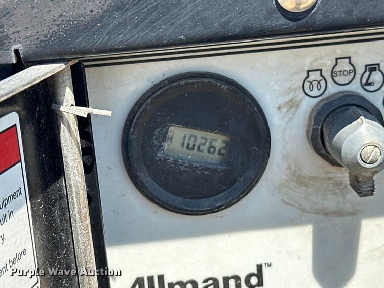 image for item DO7016 2017 Allmand  Night-Light V-Series NLV light plant