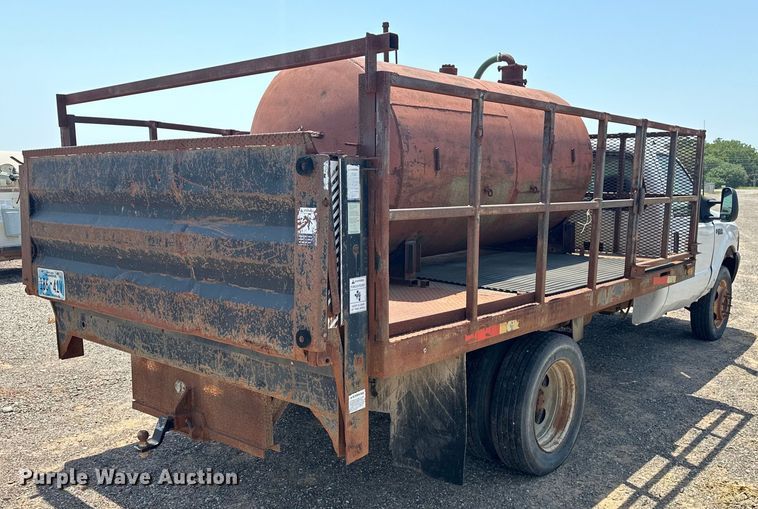 image for item DO7021 1999 Ford F450 Super Duty flatbed truck