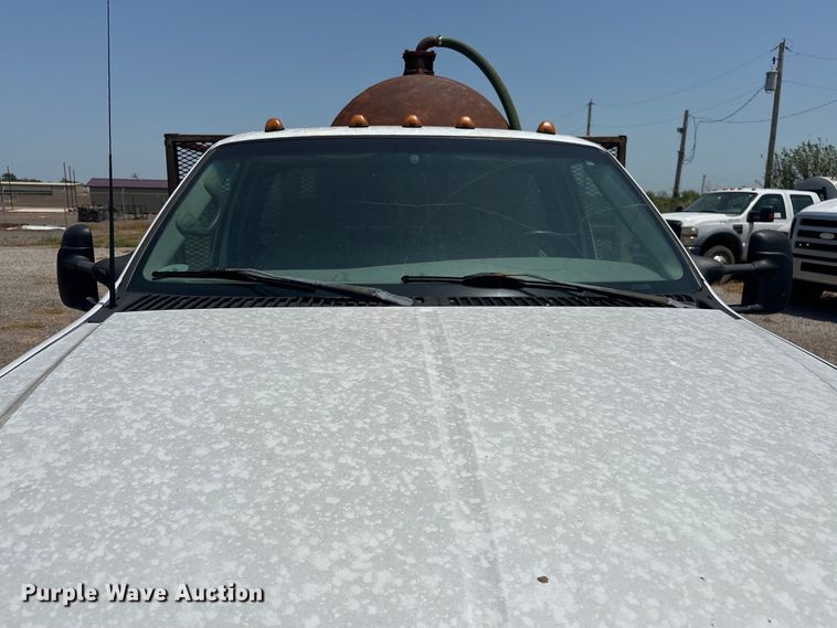 image for item DO7021 1999 Ford F450 Super Duty flatbed truck